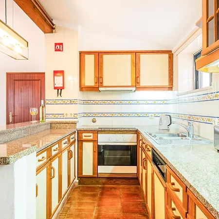 Shangri-la By Algarve Vacation فيلة *